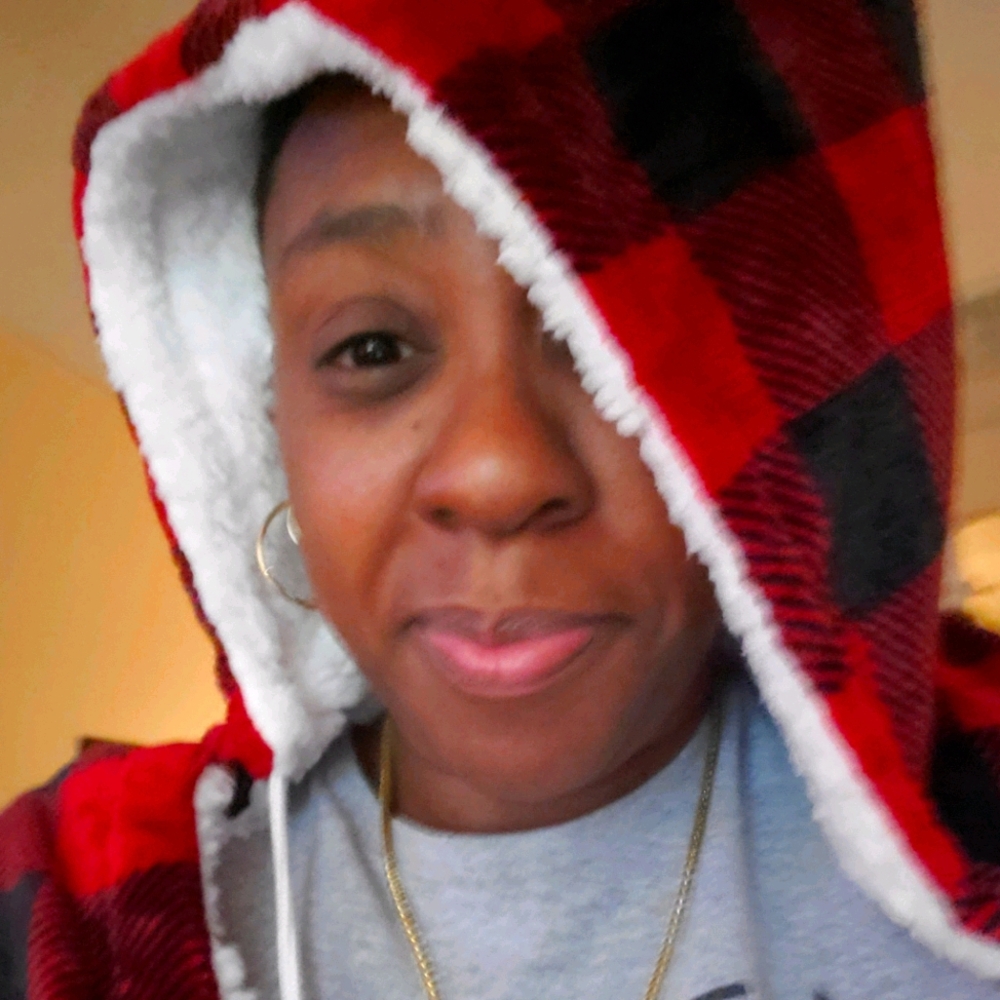 Meet your Posher, Tiffinee